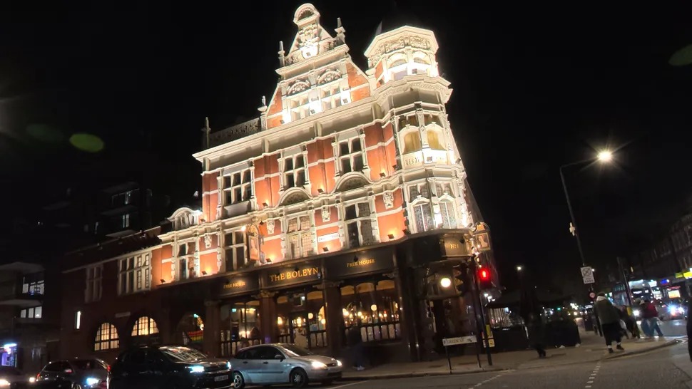 SuperNight quay chụp tốt trong môi trường tối