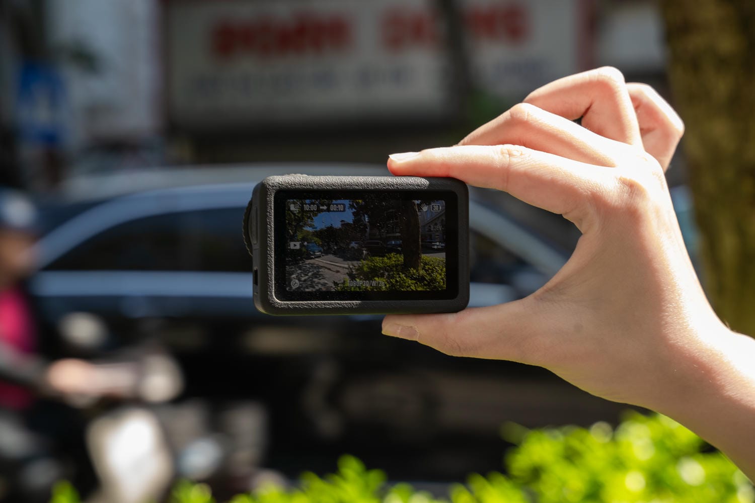 Quay video 1:1 và khả năng crop linh hoạt