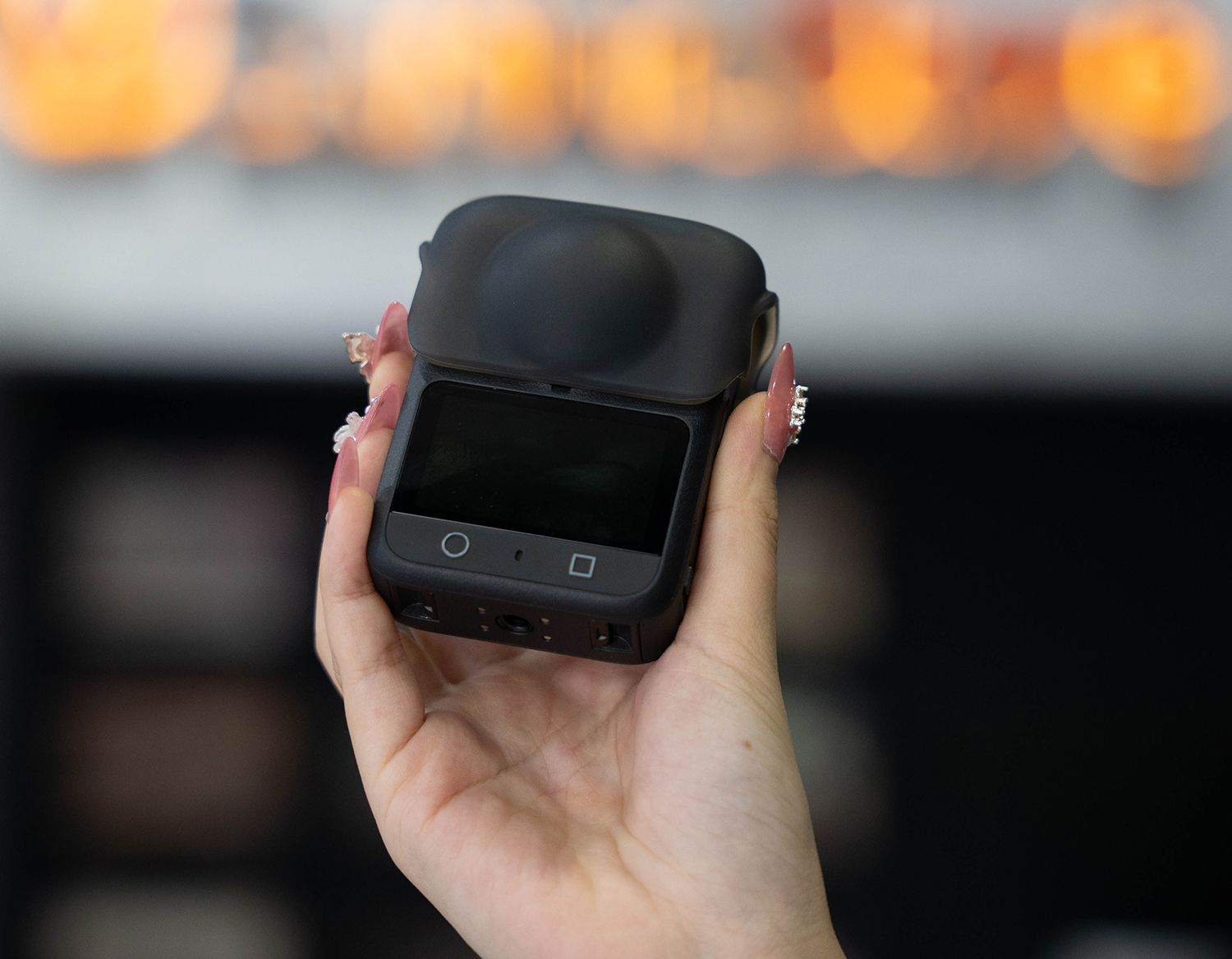 Chuyển đổi linh hoạt camera trước và sau