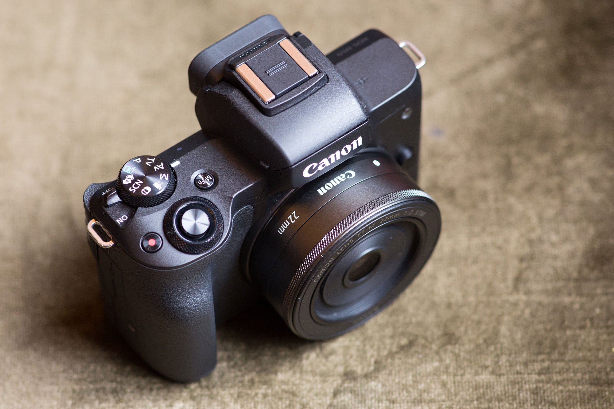 Máy ảnh cho người mới - Canon EOS M50