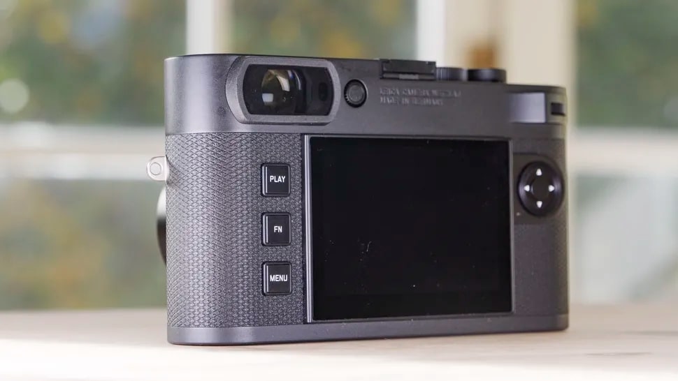 Đánh giá Leica M EV1 - màn hình 2,95 inch