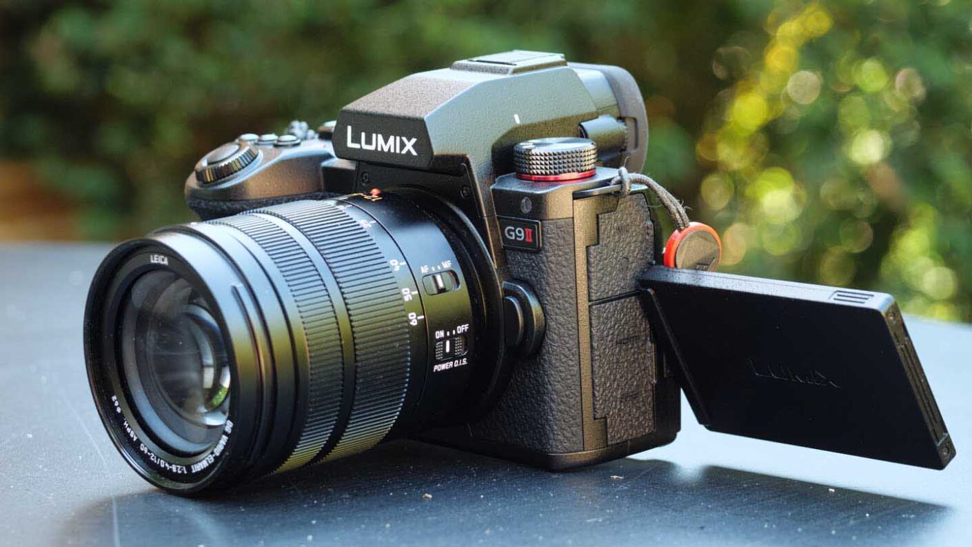 Lumix G9 II và Lumix G9 thiết kế tương tự nhau