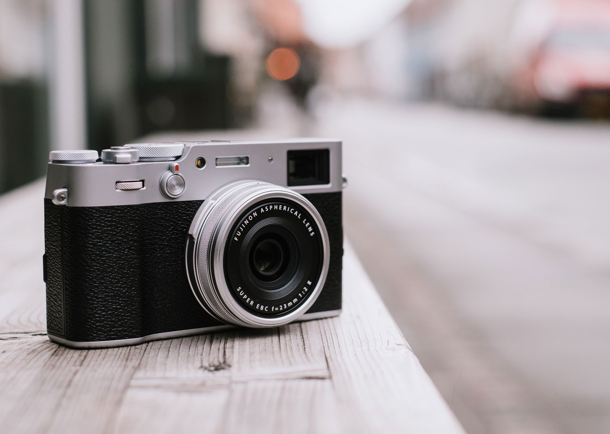 Fujifilm X100V sở hữu thiết kế thon gọn