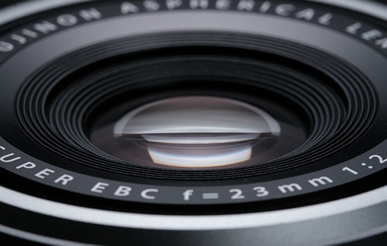 Máy ảnh Fujifilm X100VI tích hợp ống kính Fujinon 23mm f/2