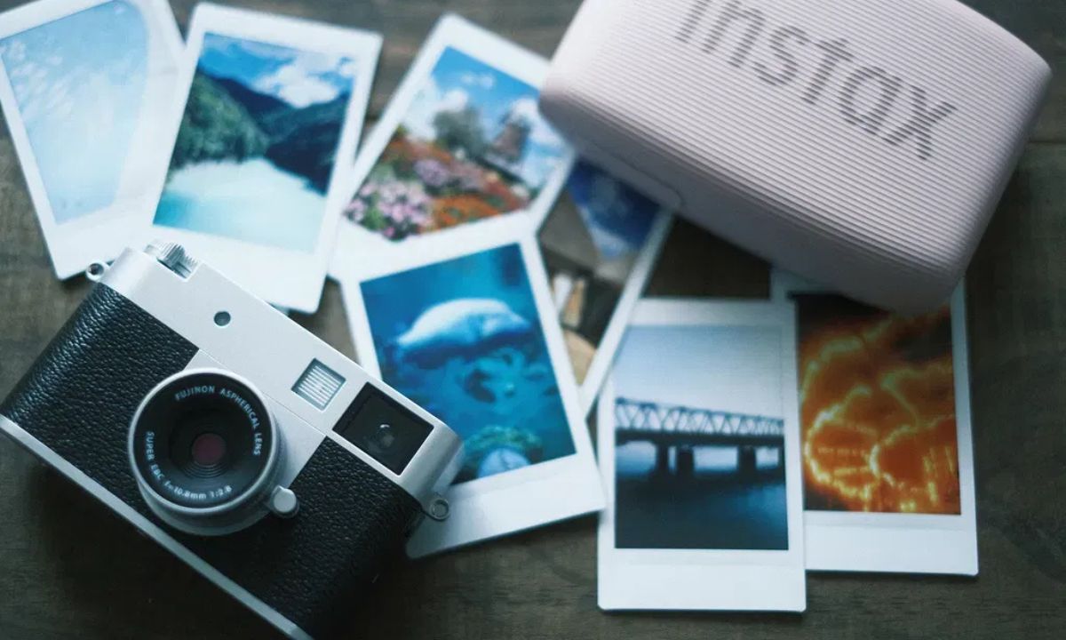 FUJIFILM X Half cũng hỗ trợ quay video dọc