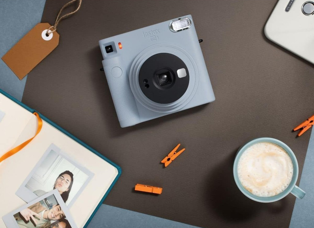 Fujifilm Instax SQUARE SQ1 sẽ mang lại cho bạn sự sáng tạo độc đáo thông qua form ảnh vuông