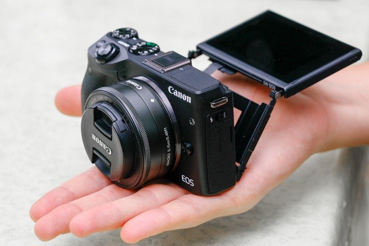 Canon EOS M3 màn hình LCD