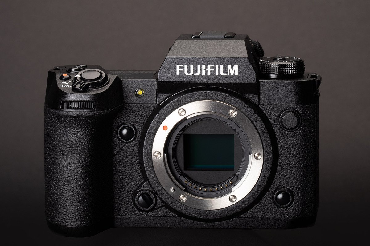 Ngôn ngữ thiết kế của máy ảnh không gương lật Fujifilm X-H2