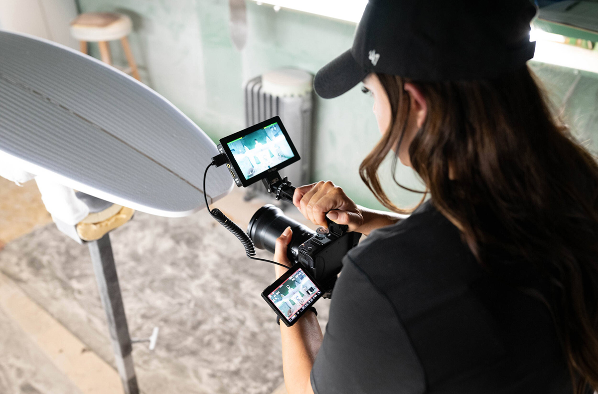 Máy quay Nikon ZR lấy nét tự động thông minh với AI