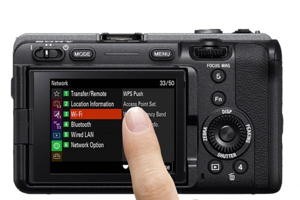 Sony FX3A mang đến hệ thống lưu trữ linh hoạt và kết nối hiện đại nhằm đáp ứng trọn vẹn nhu cầu của các nhà làm phim chuyên nghiệp.