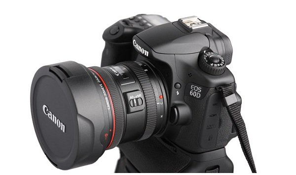 Canon EF 8-15mm f/4L USM chống bụi, chống ẩm