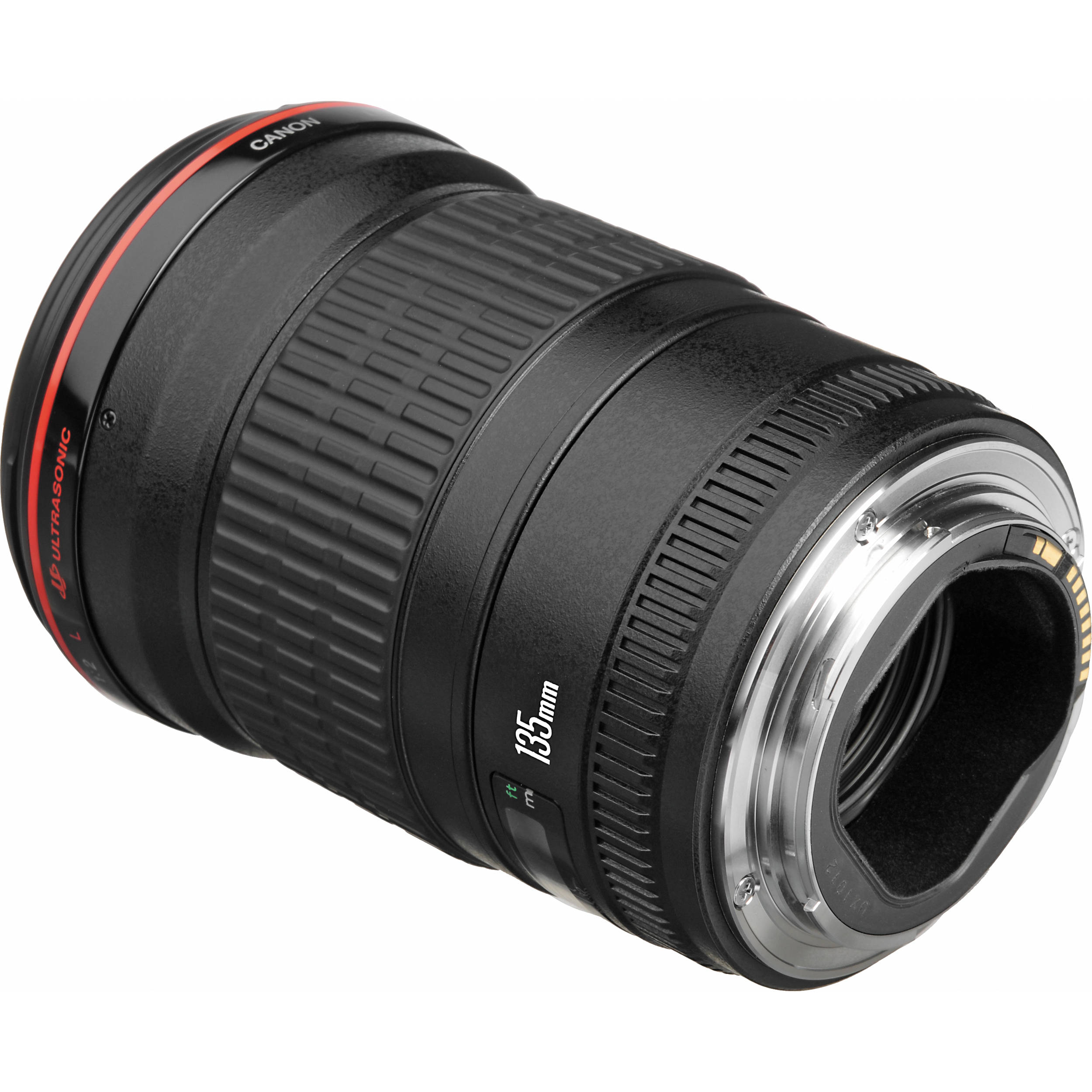 Canon EF 135mm f2L USM có thiết kế sắc nét, trọng lượng nhỏ gọn