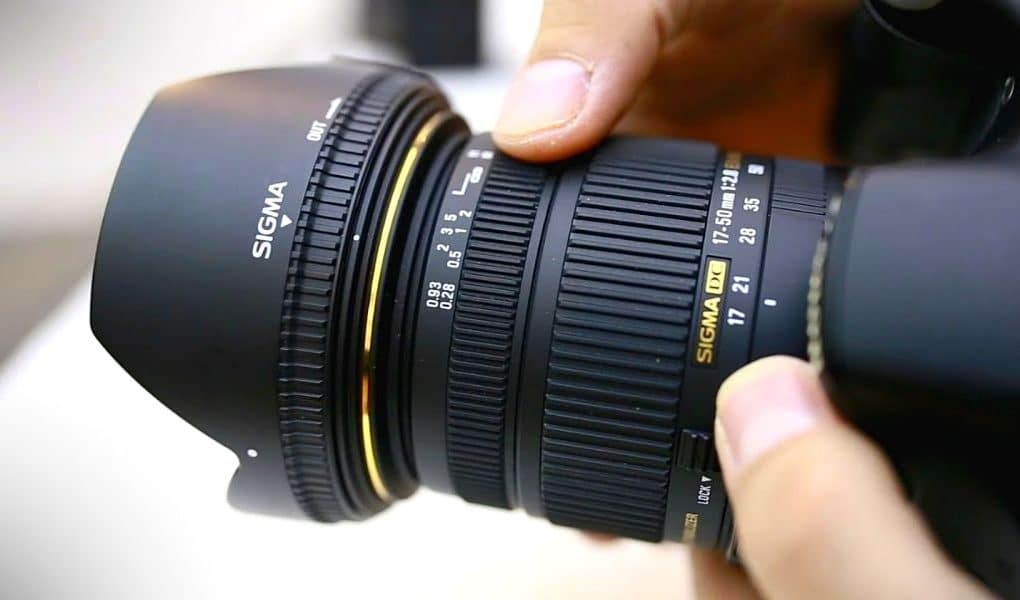 sigma 17-50 for nikon hoặc canon có cấu tạo gồm 17 thấu kính cho chất lượng quang học tốt