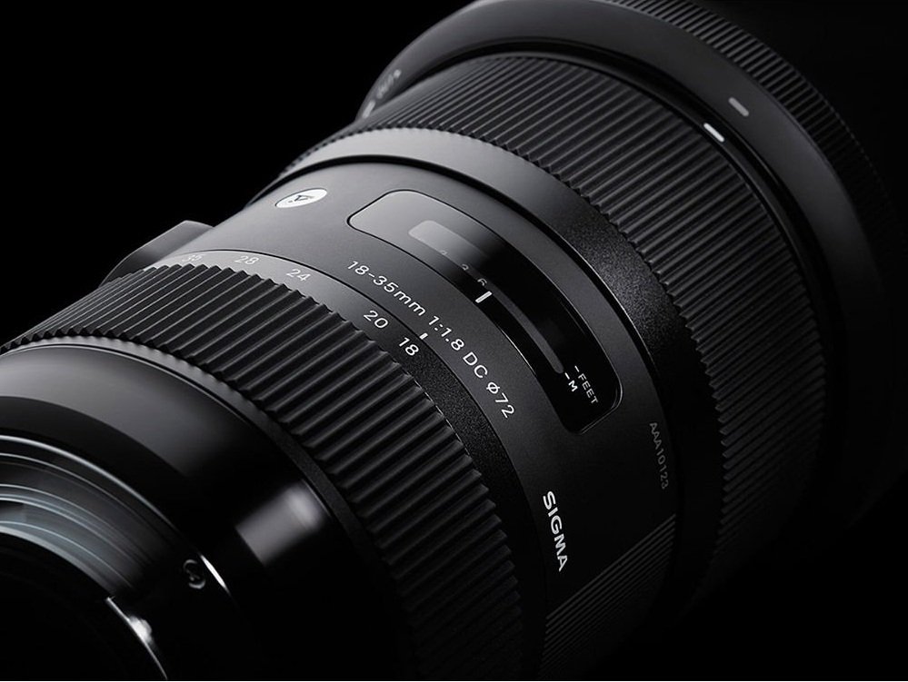 Sigma 18-35mm f/1.8 DC HSM là ống kính thu phóng thuộc dòng Zoom Ar