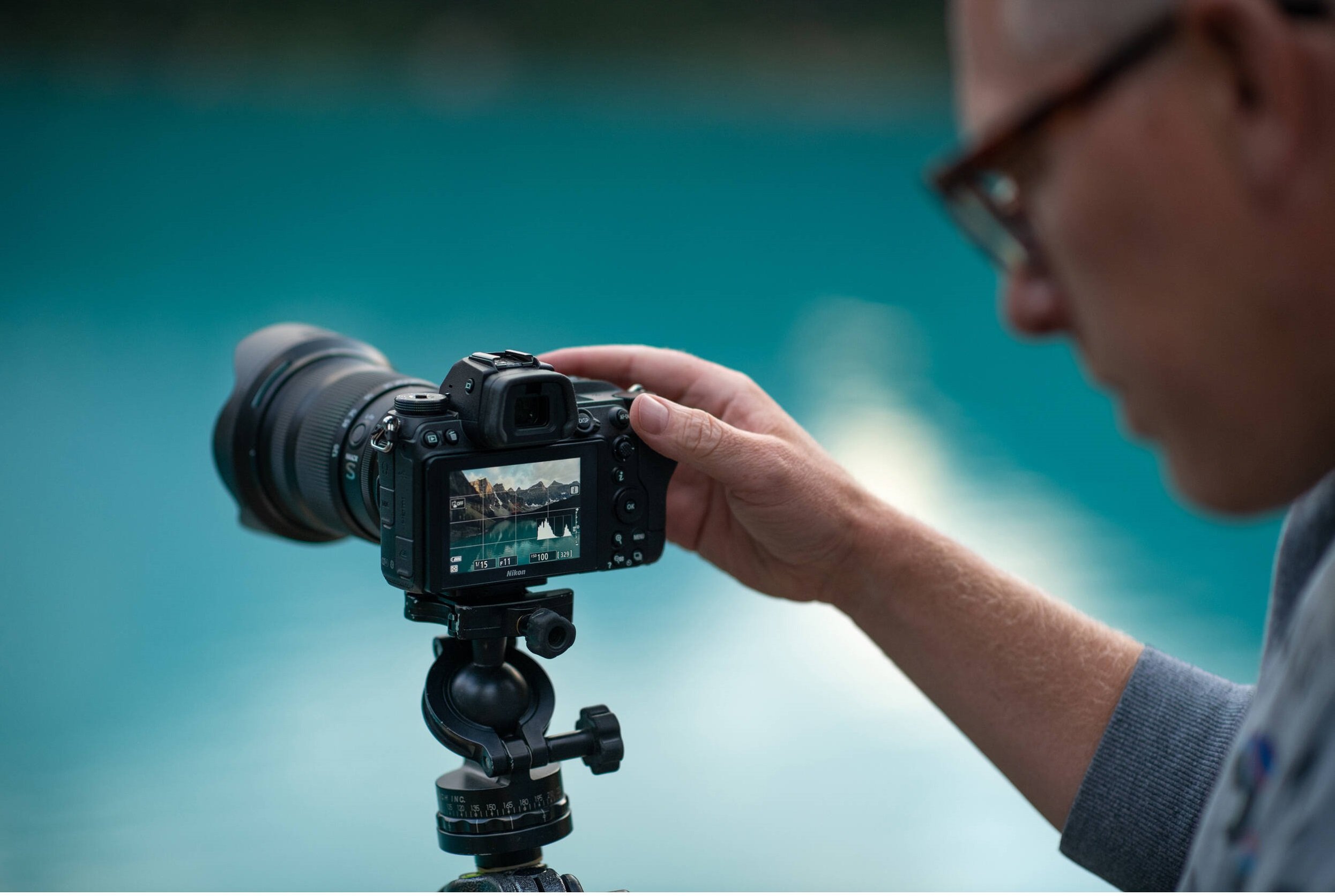 Nikon Z 24-120mm f/4 S phù hợp sử dụng khi quay video