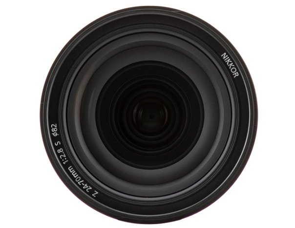 Ống kính Nikon Z 24-70mm f/2.8 S có cấu tạo quang học giúp giảm cầu sai, quang sai màu 