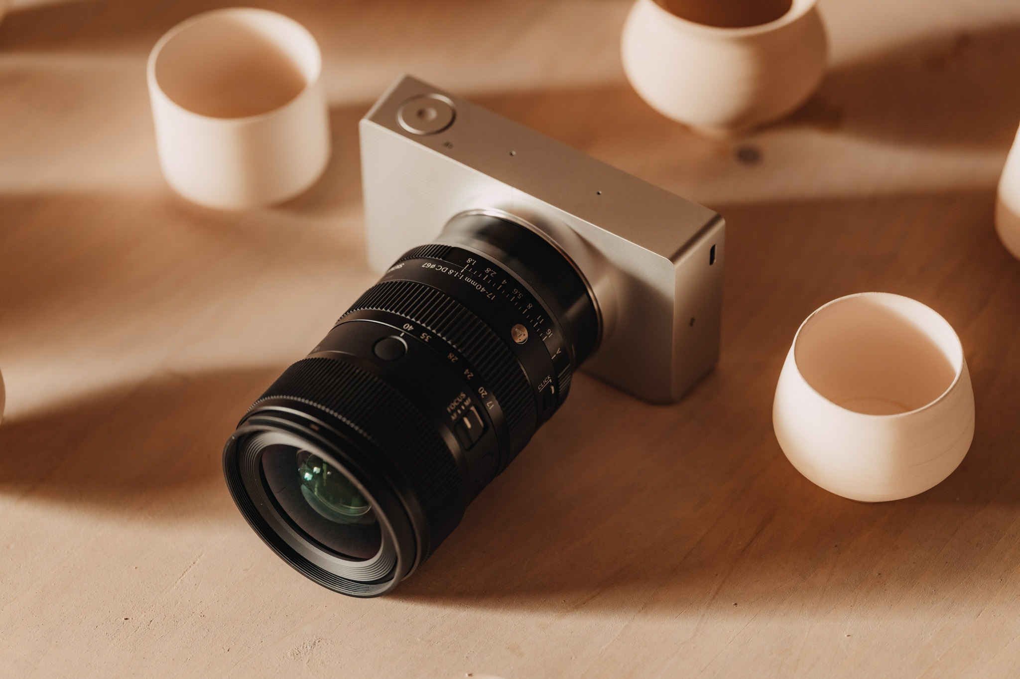 Ống kính Sigma 17-50mm f/1.8 DC Art có cấu tạo quang học gồm 17 thành phần trong 11 nhóm