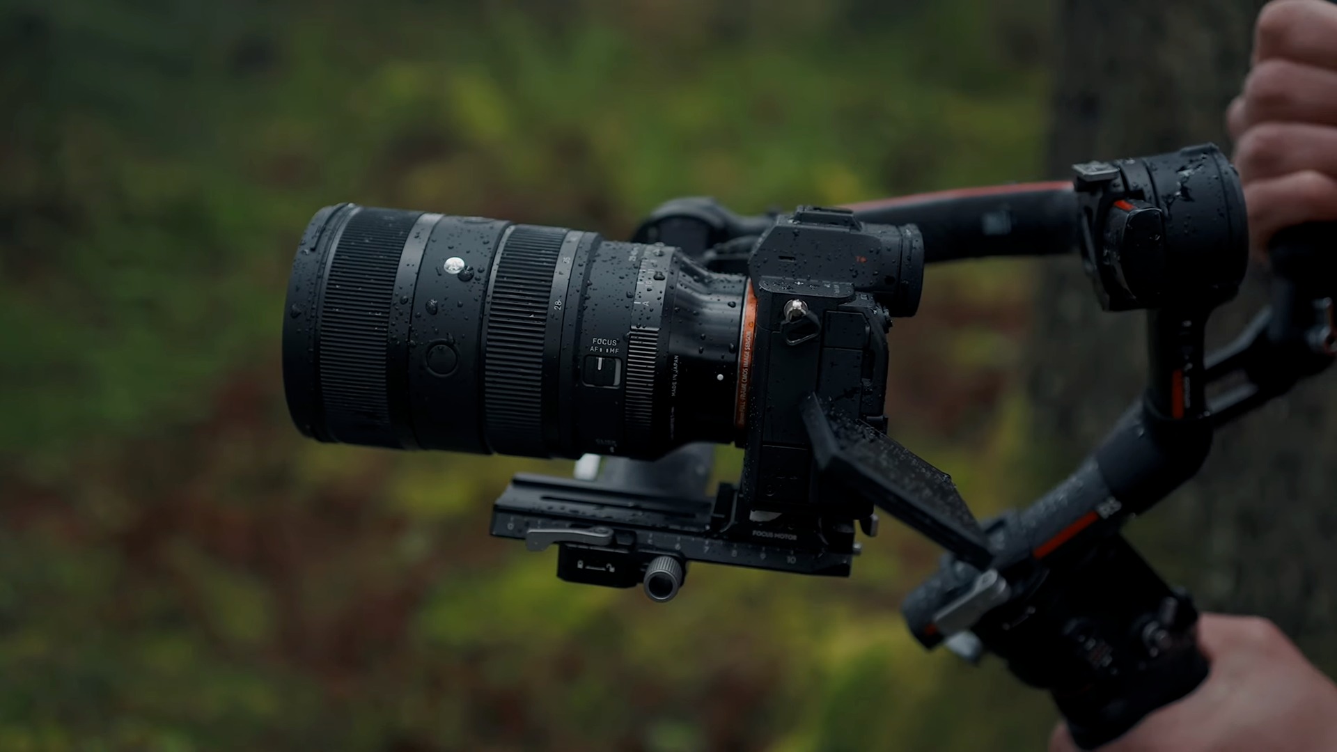 SIGMA 28-45mm F//1.8 DG DN (Art) thiết kế thân máy chống chịu thời tiết