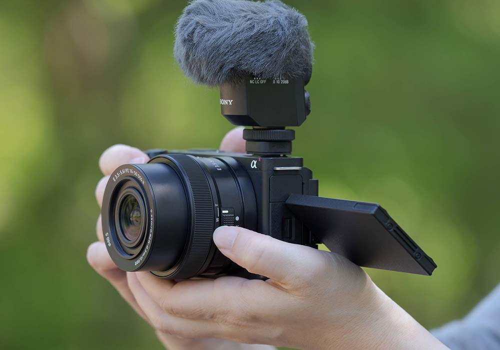Sony E PZ 16-50mm f/3.5-5.6 OSS II nhỏ gọn