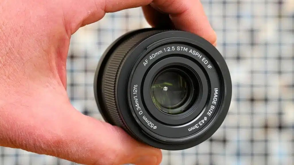 Viltrox AF 40mm f/2.5 - Tiêu cự độc đáo