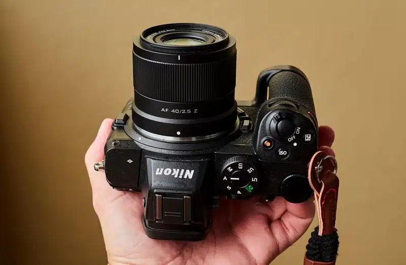 Ống kính Viltrox AF 40mm f/2.5 có thiết kế nhỏ gọn
