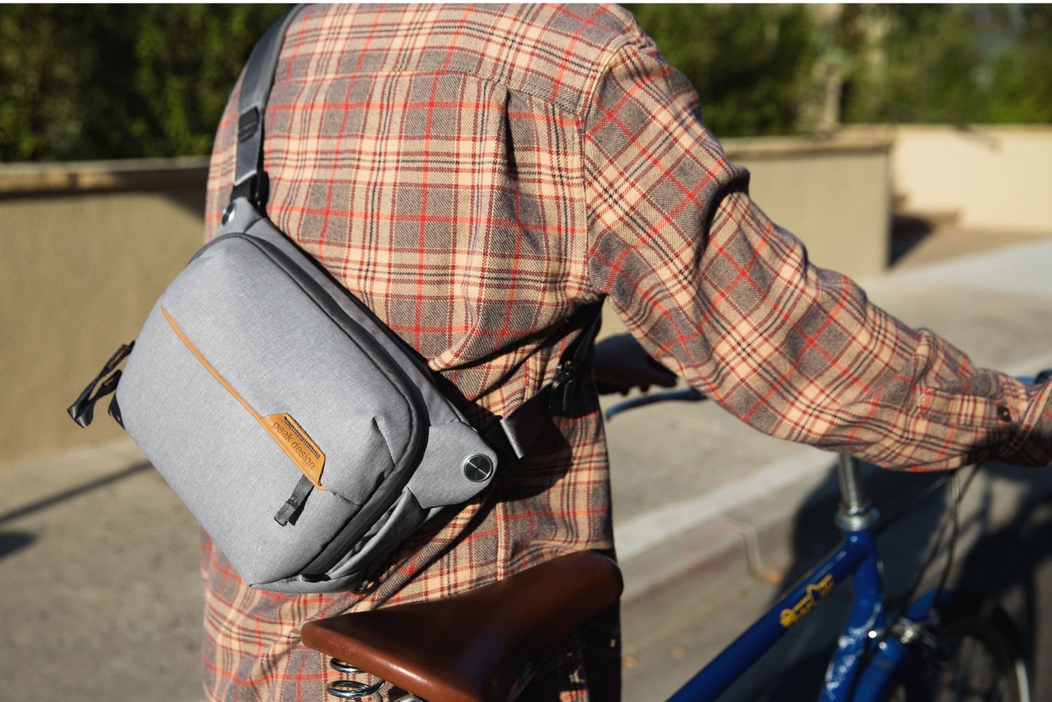 Peak Design Everyday Sling v2 3L Ash chống chịu được thời tiết