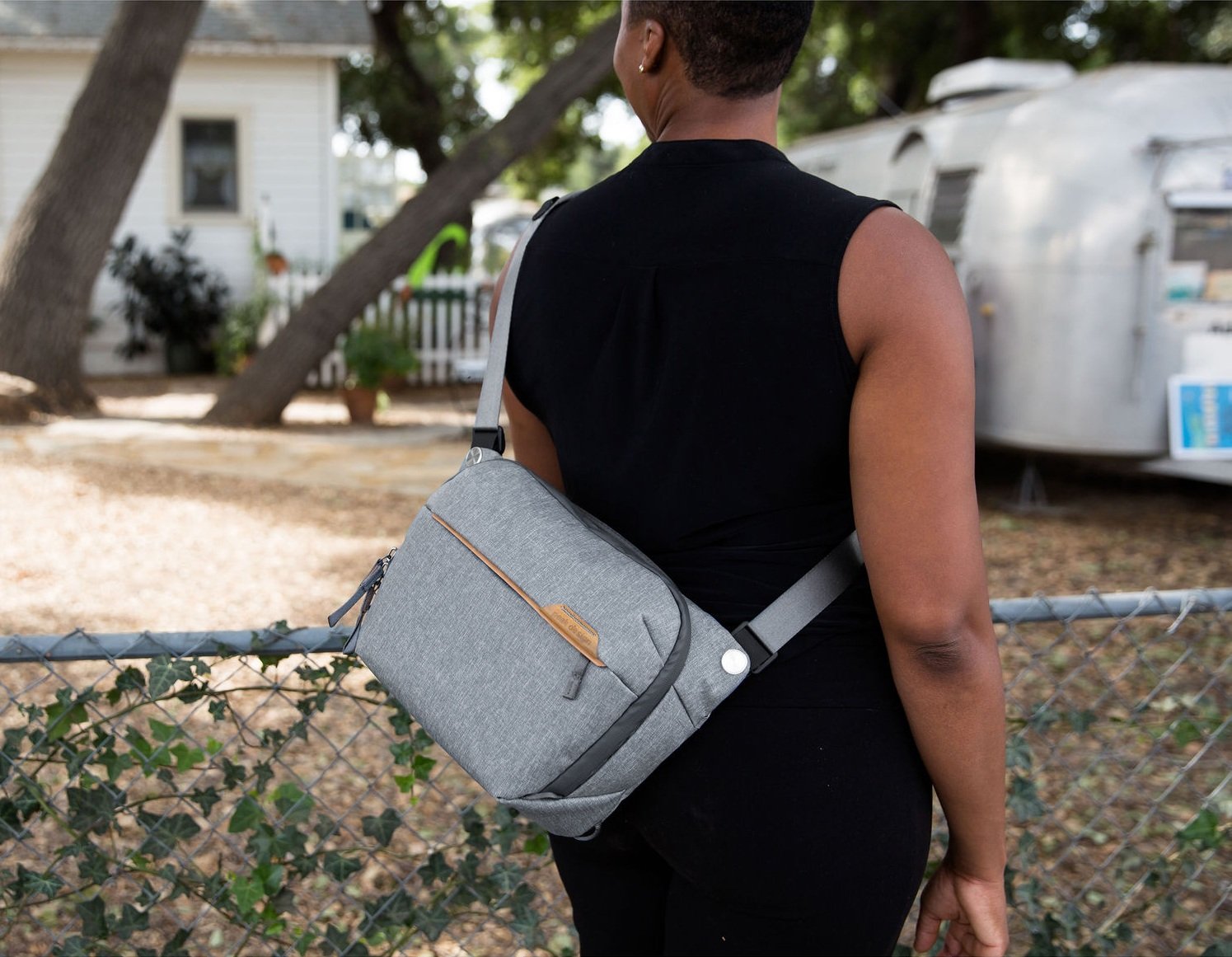 Peak Design Everyday Sling v2 6L - Ash chống thấm nước