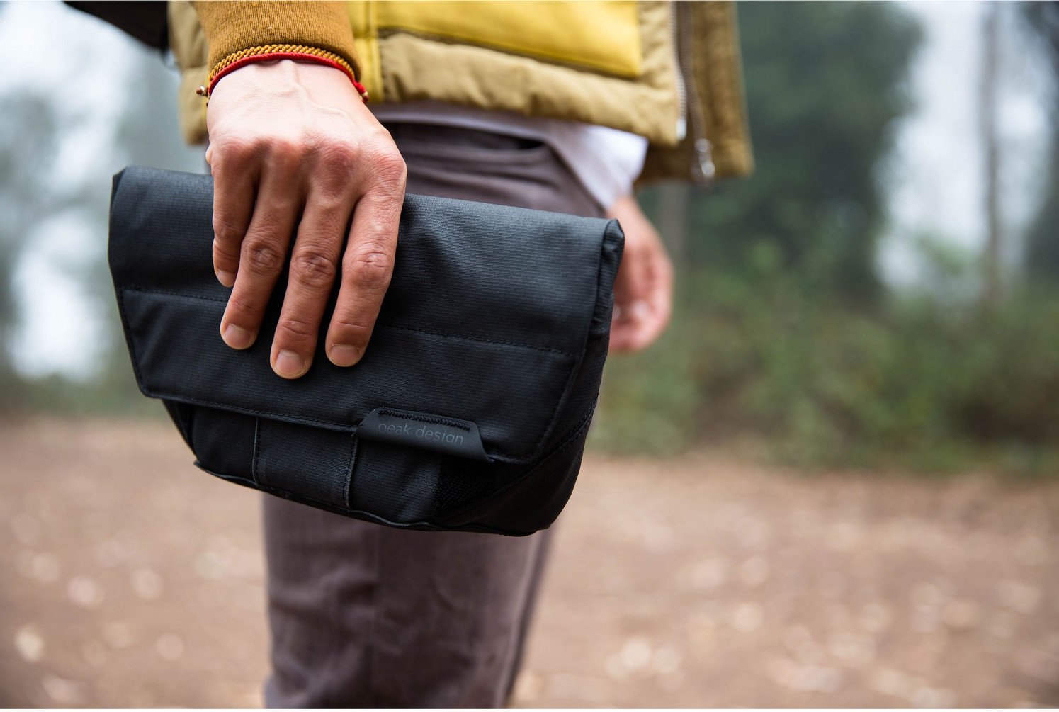Peak Design Field Pouch tiện lợi