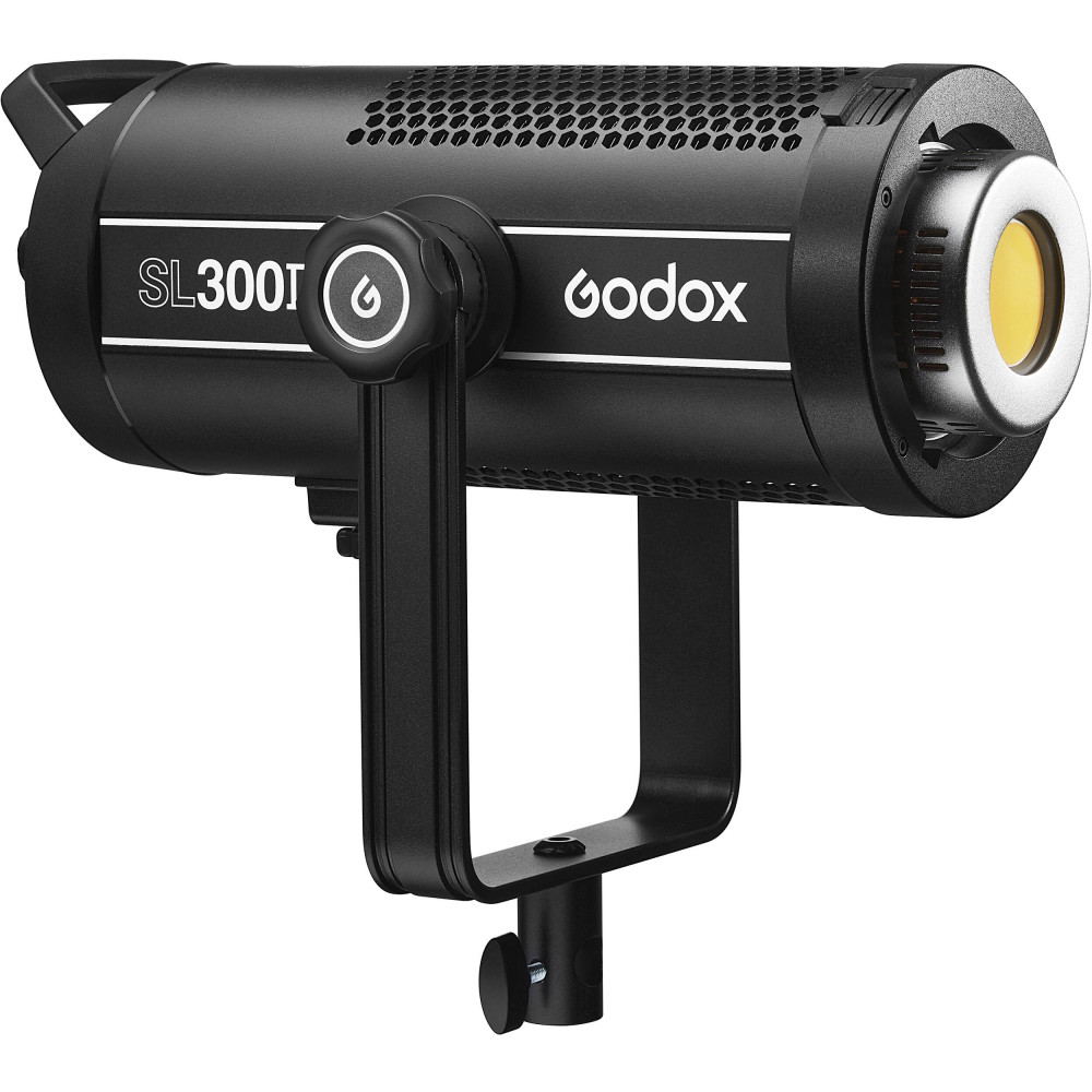 Khám phá đèn LED Godox SL300 II - sản phẩm chất lượng hàng đầu trong ngành nhiếp ảnh. Với thiết kế sang trọng, đèn LED này sẽ mang đến cho bạn những tấm hình sáng đẹp và sắc nét nhất, đáp ứng mọi nhu cầu sáng tạo của bạn.
