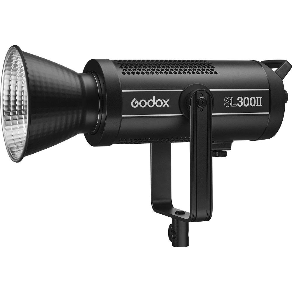 Đèn LED Godox SL300 II là một sản phẩm chất lượng cao với thiết kế đẹp mắt và tính năng đa dạng. Với độ sáng cao và độ tin cậy tuyệt đối, sản phẩm này mang đến cho bạn những bức ảnh tuyệt đẹp và chuyên nghiệp. Hãy tới ngay cửa hàng để chọn lựa sản phẩm này với giá tốt nhất!