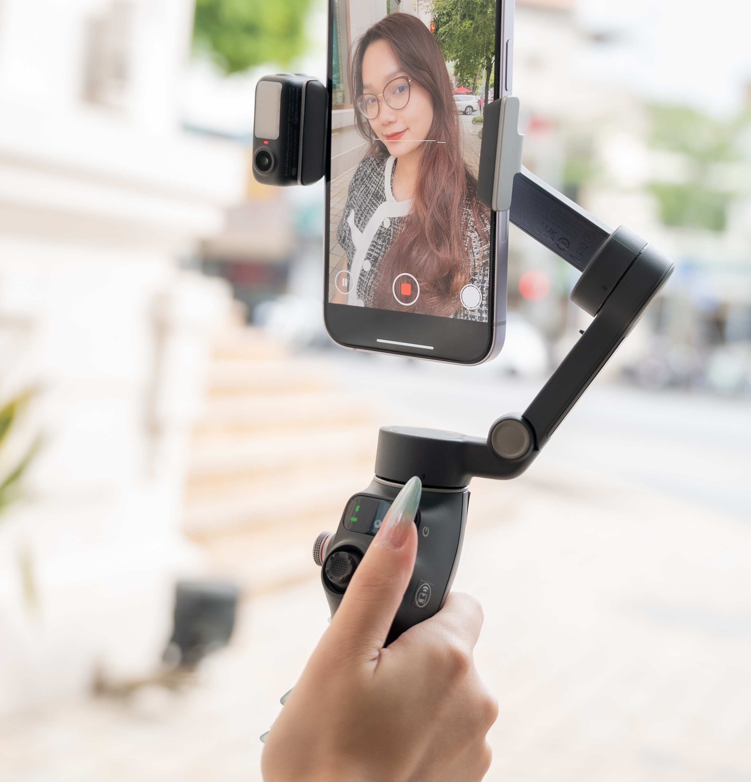 Osmo Mobile 8 cho khả năng cầm nắm chắc tay