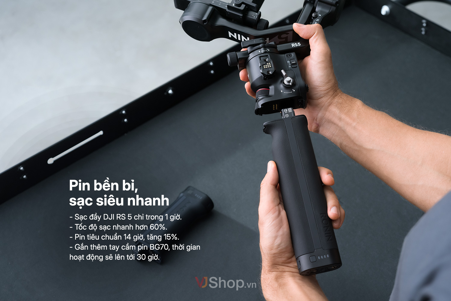 Gimbal DJI RS 5 sạc nhanh 1 giờ