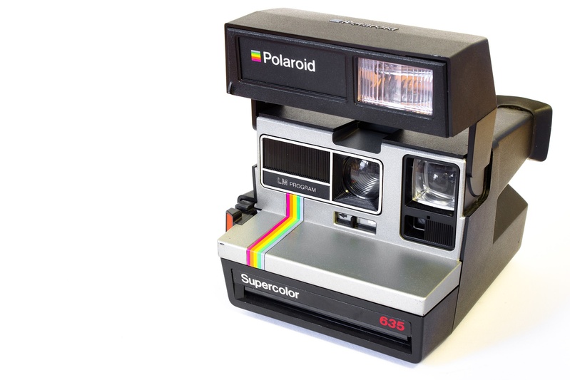 Polaroid: Lạc lối trước bản chất thật sự của “Sự thỏa mãn tức thì”