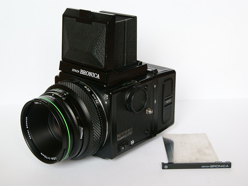 Bronica: Hào quang medium format và bi kịch bị lãng quên