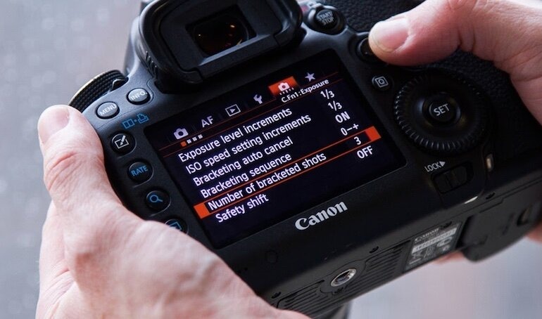 Một trong những mẹo để chụp ảnh chim đẹp đó là bạn phải làm chủ được thiết bị của mình