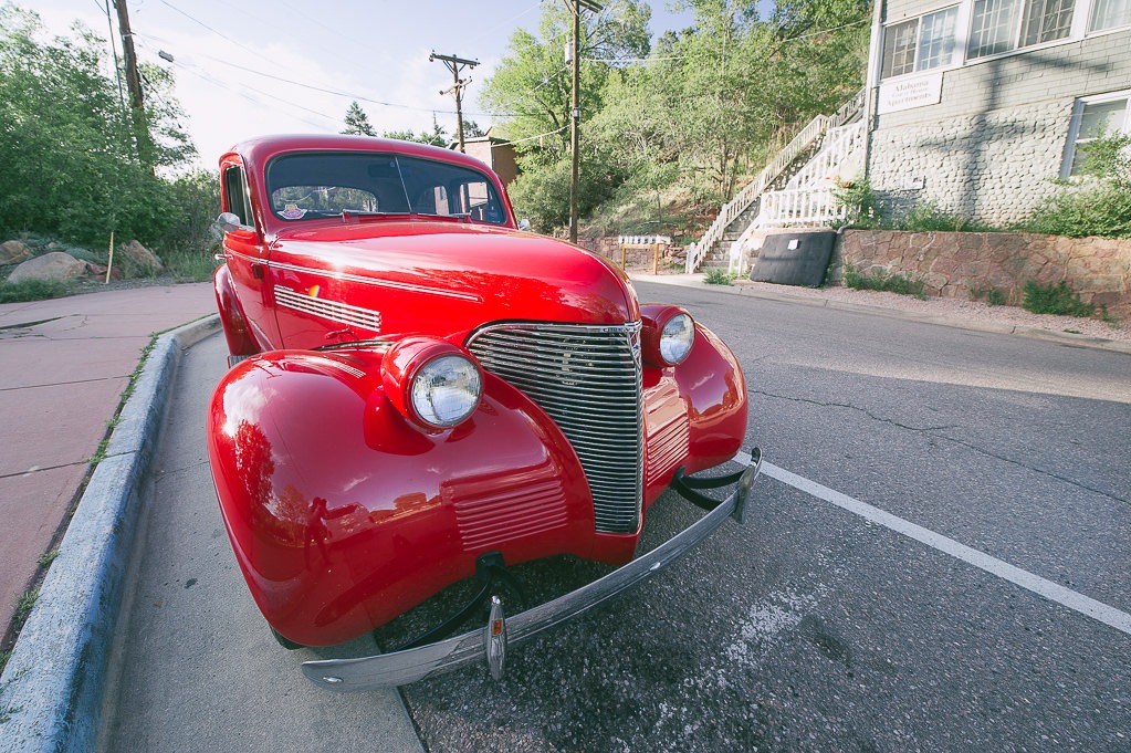 Chụp rất gần bằng ống kính góc rộng sẽ làm méo vật thể rõ rệt