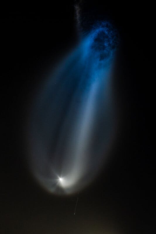 Khí thải tên lửa có thể được nhìn thấy từ rất xa