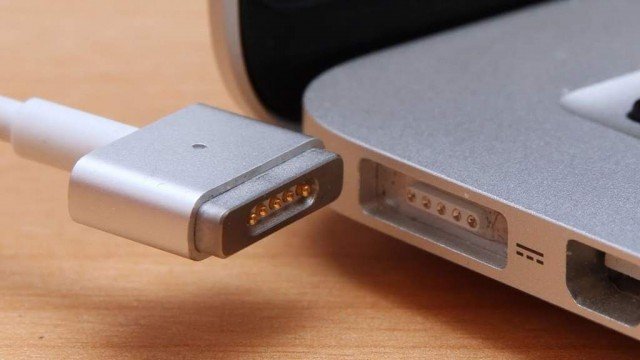cổng kết nối Magsafe trên macbook pro