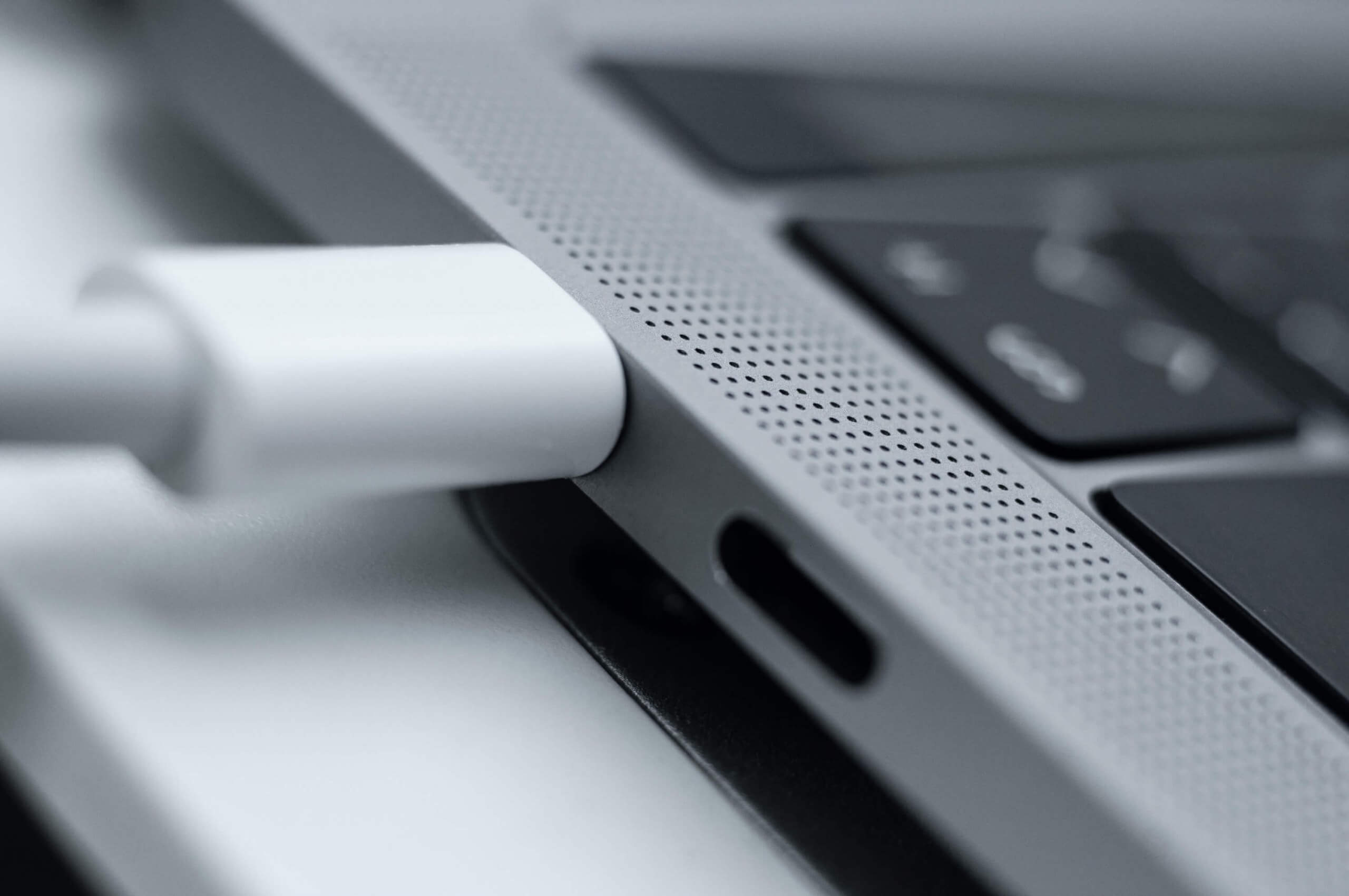 Cách Sạc Và Xả Pin MacBook Cực Nhanh