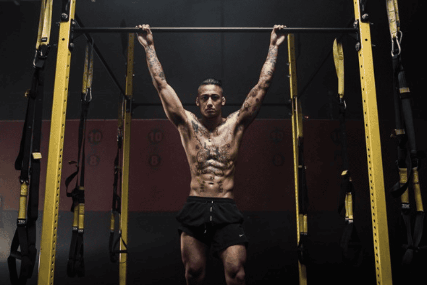 Chiếu flash vào tấm hắt sáng tạo ánh sáng mạnh hơn