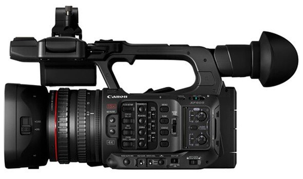 Canon XF605 trang bị nhiều nút chức năng 