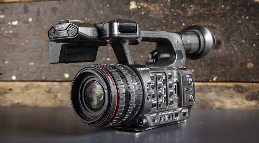 Canon XF605 là chiếc máy quay đáng chú ý với khả năng quay phim 4K và hỗ trợ kết nối không dây. Với tính năng chống rung thông minh và khả năng tùy chỉnh cao, Canon XF605 giúp bạn chụp ảnh và quay phim ở bất kỳ điều kiện nào. Hãy khám phá thế giới đẹp qua ống kính Canon XF605!