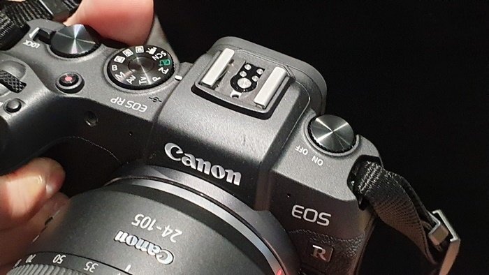 Canon ra mắt máy ảnh 2021 - Hai máy ảnh thay thế EOS RP