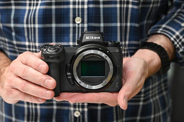 nikon ngày càng tạo khoảng cách về thị phần với Canon và Sony