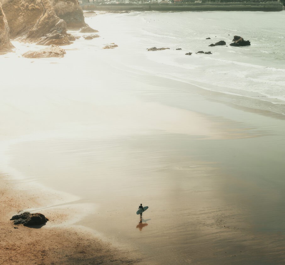 Bức ảnh "Solitary Surfer" của Daniel Murray