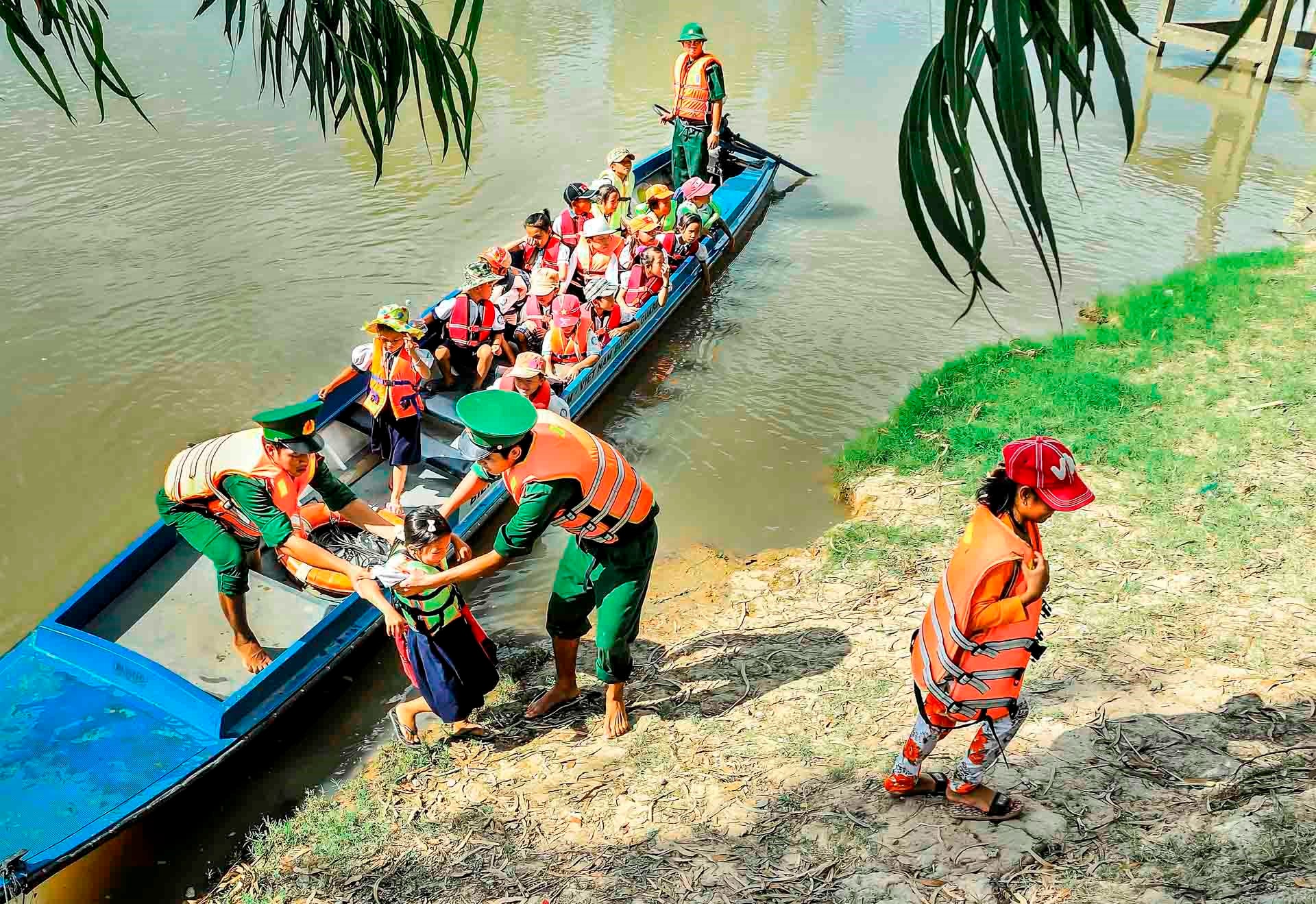 Giải nhì: Vì tuổi thơ