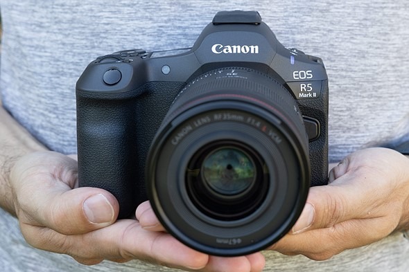 Đánh giá Canon EOS R5 Mark II: Ngôn ngữ thiết kế