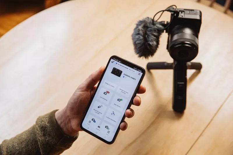 Đánh giá Canon EOS R50 V: Khả năng kết nối & LiveStreaming