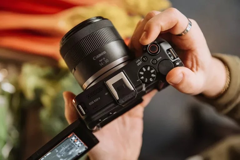 Review Canon EOS R50 V: Cảm biến và bộ xử lý