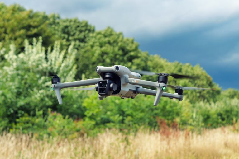 Trọng lượng DJI Air 3 nhỉnh hơn so với tiền nhiệm